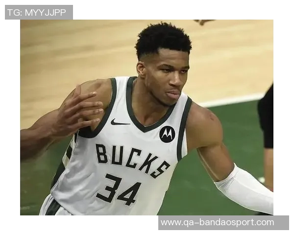 字母哥新赛季定妆照展现强大肌肉压迫感迎接生涯第13个赛季的挑战